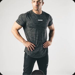 Alphalete Velocity Tee/ Size Small/ Black Camo Design
